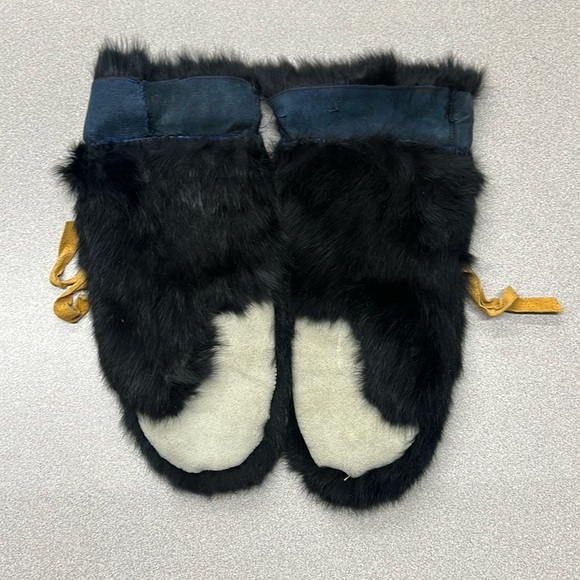 New Black Rabbit Fur Mittens - Picture 5 of 10